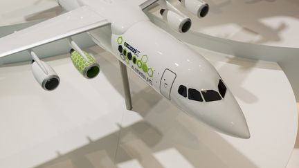 Maquette de l'avion électrique Airbus E-Fan X. (RICHARD BAKER / IN PICTURES)