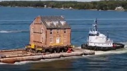 La maison Galloway sur une barge dans le Maryland (USA). (CAPTURE D'ÉCRAN YOUTUBE)