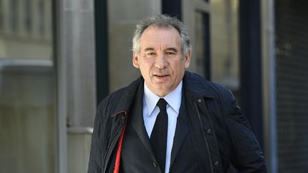 Une loi pour moraliser un peu plus la vie politique