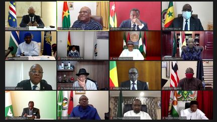 Une capture d'écran&nbsp;du&nbsp;sommet extraordinaire (en visioconférence) des chefs d'Etat et de gouvernement de la Communauté économique des Etats de l'Afrique de l'Ouest (Cédéao) sur la situation sociopolitique au Mali, le 20 août 2020.&nbsp; (ECOWAS/REUTERS)