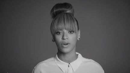 Capture d'&eacute;cran du clip de Demandaplan.org, dans lequel appara&icirc;t notamment la chanteuse Beyonce, pour demander un programme visant la limitation des armes &agrave; feu aux Etats-Unis.&nbsp; (DEMANDAPLAN.ORG / FRANCETV INFO)