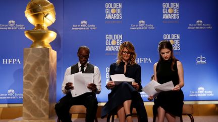 Les acteurs Don Cheadle, Anna Kendrick et Laura Dern ont annoncé la liste des acteurs, réalisateurs et films nommés aux Golden Globes, lundi 12 décembre, à&nbsp;Los Angeles (Etats-Unis). (MARIO ANZUONI / REUTERS)