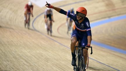 Scratch (H) : Donavan Grondin sacré champion du monde à Roubaix