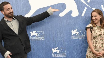 Le réalisateur Pablo Larrain et la comédienne Natalie Portland présentent le film "Jackie" à la Mostra de Venise (7 septembre 2016)
 (Tiziana Fabi / AFP)