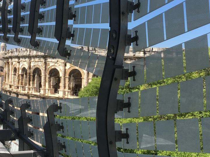 Vue sur les arènes de Nîmes depuis le musée de la Romanité. (Isabelle Lecaux Office de tourisme de Nîmes)