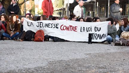 Réforme du Code du travail : les lycéens et les étudiants restent mobilisés