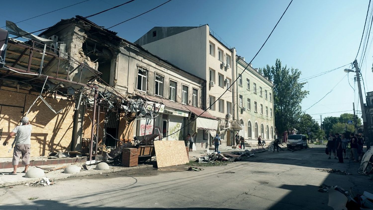 Varias ciudades ucranianas han sido alcanzadas por los ataques rusos, con al menos dos muertos en Kherson