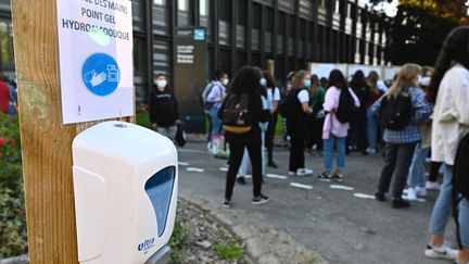 Coronavirus : des enseignants entrent en grève devant le protocole sanitaire renforcé