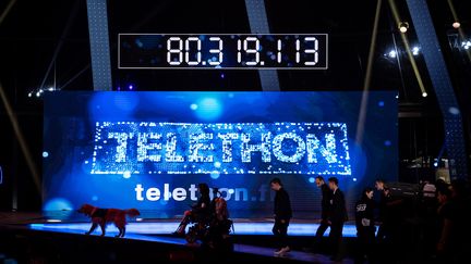 Le compteur du Téléthon lors de la clôture de l'édition 2016, sur France 2, à Paris, le 4 décembre 2016. (PHILIPPE LOPEZ / AFP)