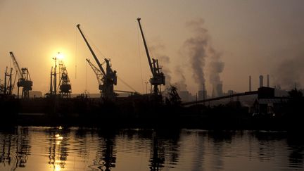 Une usine à Caen (Calvados), le 1er octobre 2013.&nbsp; (AUCANTE-ANA / ONLY FRANCE / AFP)