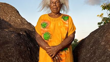 Né en Martinique, Robert Charlotte explore, avec cette série de photos, l’histoire du peuple Garifuna, issu de la résistance à la colonisation des indiens Kalinagos, alors habitants de Saint-Vincent-et-les-Grenadines (Antilles). Il raconte aussi l’histoire des esclaves en fuite ou ramenés des plantations.
 (Robert Charlotte )