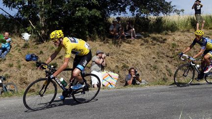 Chris Froome et Alberto Contador dans la descente vers Gap (JOEL SAGET / AFP)