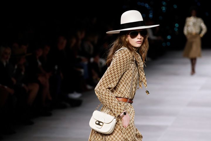 Celine printemps-été 2020, à la Paris Fashion Week, le 27 septembre 2019. (THOMAS SAMSON / AFP)