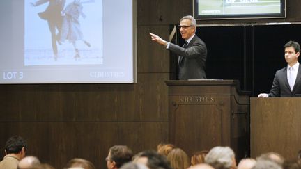 Vente d'une photo de Richard Avedon, chez Chritie's à Paris en novembre 2010. 
 (THOMAS SAMSON / AFP)