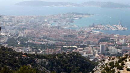 Vue de Toulon, où exerçait "la mère Teresa des HLM" ( MAXPPP)