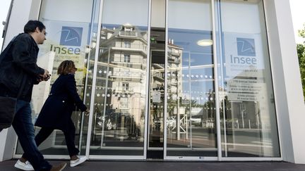 L'entrée de l'Institut national de la statistique et des études économiques (Insee) à Montrouge (Hauts-de-Seine), le 14 juin 2019.&nbsp; (AURORE MESENGE / AFP)