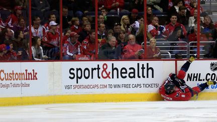 Aleksandr Ovetchkine à terre (ROB CARR / GETTY IMAGES NORTH AMERICA)