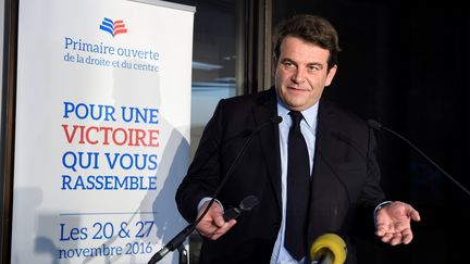 Thierry Solère, alors président de la commission de la primaire de la droite, désormais porte-parole de François Fillon, le 20 novembre 2016. (MIGUEL MEDINA / AFP)