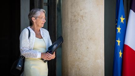 La Première ministre Elisabeth Borne à la sortie du conseil des ministres dans la cour d'honneur du palais de l'Elysée le 14 juin 2023. (XOSE BOUZAS / HANS LUCAS / AFP)