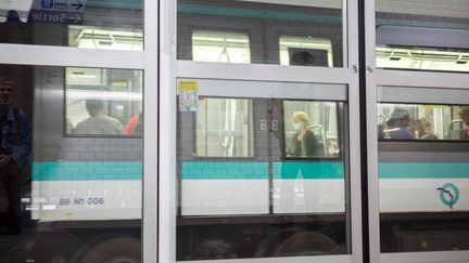 A line 4 metro train in Paris on September 6, 2022. (BRUNO LEVESQUE / MAXPPP)