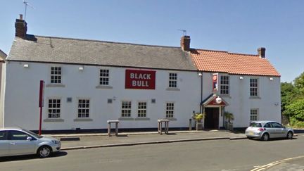 Le Black Bull, le pub de Old Shotton o&ugrave; un jeune homme a confondu une polici&egrave;re avec une strip-teaseuse, le 29 d&eacute;cembre 2014. (GOOGLE MAPS / FRANCETV INFO)