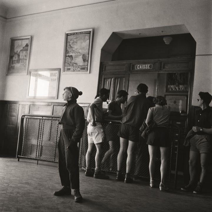 1954. Visiteurs au Gouffre de Padirac. (ATELIER ROBERT DOISNEAU)