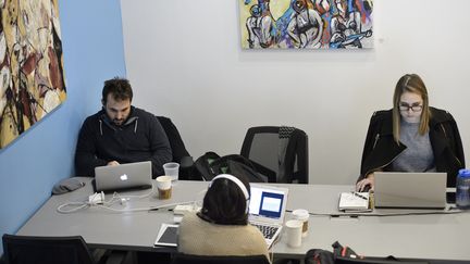 Un espace de coworking. Photo d'illustration.
 (BRENDAN SMIALOWSKI / AFP)