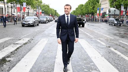 Le président de la République Emmanuel Macron sur les Champs-Elysées, le 14 mai 2017 à Paris. (ALAIN JOCARD / AFP)