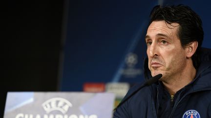 L'entraîneur parisien, Unai Emery, lors d'une conférence de presse au stade&nbsp;Santiago Bernabeu à Madrid, le 13 février 2018. (GABRIEL BOUYS / AFP)