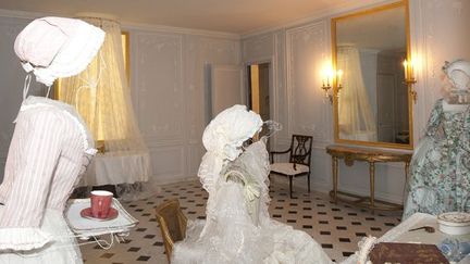 La reine et ses femmes de chambre dans la pièce des Bains.
 (EPV/Christian Milet)