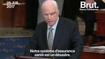 Retour de John McCain devant le Sénat