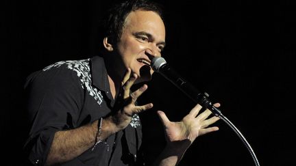 Le r&eacute;alisateur Quentin Tarantino s'exprime lors d'un hommage &agrave; l'acteur Bruce Dern, le 11 novembre 2013, &agrave; Los Angeles (Californie). (CHRIS PIZZELLO/AP)