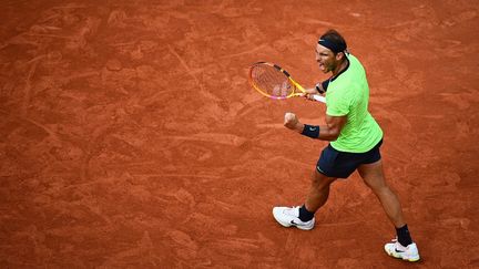 Rafael Nadal victorieux au 3ème tour de Roland-Garros face à Cameron Norrie. (CHRISTOPHE ARCHAMBAULT / AFP)