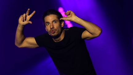 Jérémy Ferrari à Montbéliard le 18 mars lors de son spectacle "Vends deux places à Beyrouth" (LIONEL VADAM  / MAXPPP)