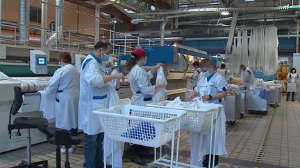 La blanchisserie emploi 150 personnes. (FRANCE 3)