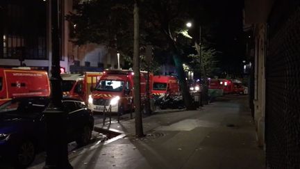 Les pompiers interviennent sur l'incendie dans un Ehpad du 16e arrondissement de Paris, le 15 septembre 2019.&nbsp; (FRANCE TELEVISIONS)