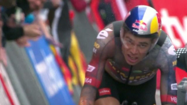 Les trois monstres de cette première étape se sont élancés consécutivement. Filippo Ganna réalise le meilleur temps mais il est aussitôt battu par Wout van Aert. Derrière, Tadej Pogacar passe près de prendre les commandes mais il se classe finalement deuxième derrière le Belge.