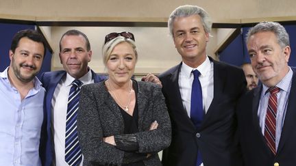 &nbsp; (Marine Le Pen avec Matteo Salvini,  Harald Vilimsky,  Geert Wilders et Gerolf Annemans © REUTERS | François Lenoir)