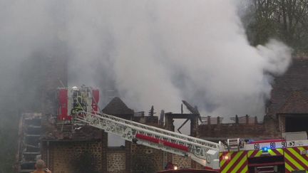 Une fête privée a tourné au cauchemar dans une maison à Saint-Nicolas-de-Sommaire (Orne). Deux adolescents sont morts dans un incendie. (FRANCE 3)