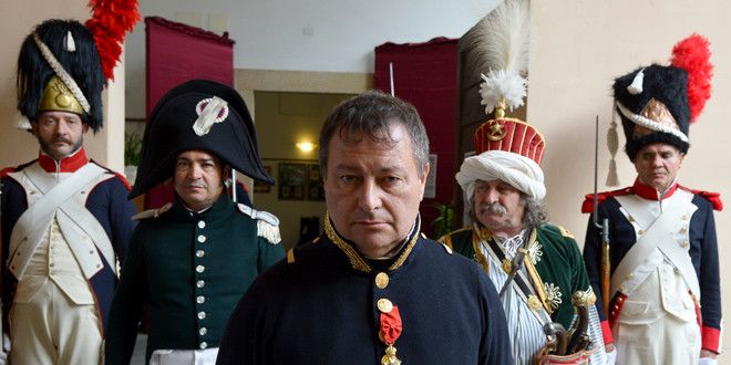 Roberto Colla déguisé en Napoléon, le 4 mai 2014 sur l'île d'Elbe.
 (Vincenzo Pinto - AFP)