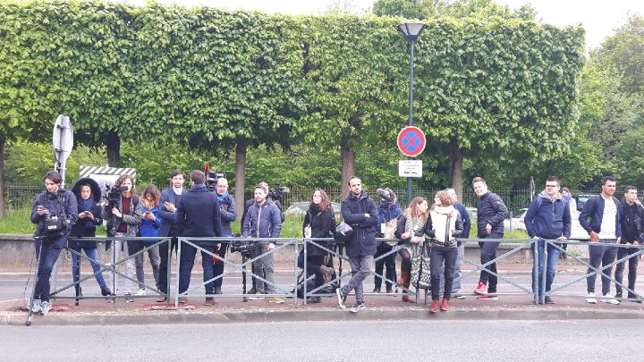 Aucun journaliste n'a pu assister à la visite d'Emmanuel Macron à l'hôpital de Garches (94) mardi après-midi.&nbsp; (Julie Marie-leconte / Radio France)