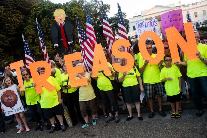 Manifestation de stars de Broadway contre Donald Trump devant la Maison Blanche à Washington (07/08/2018)
 (NICHOLAS KAMM / AFP)