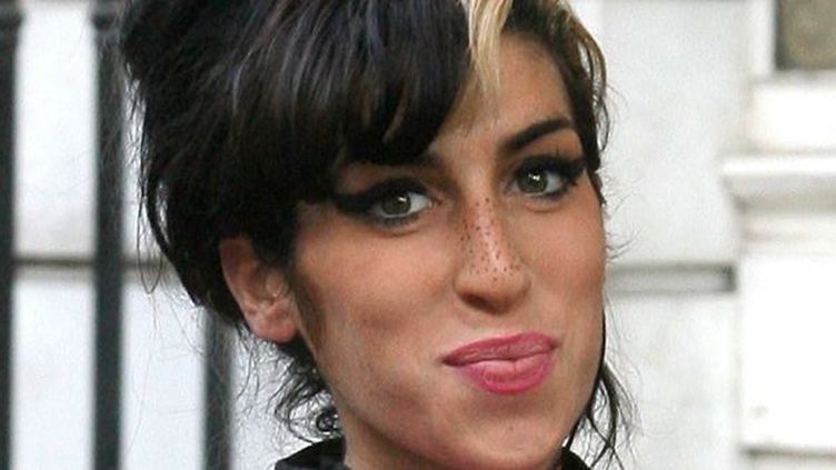 Amy Winehouse Son Pere Bloque Une Piece Et Pete Doherty Revele Son Amour