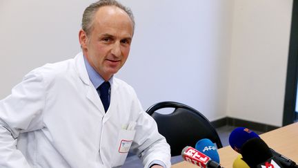 Eric Kariger, m&eacute;decin de Vincent Lambert, au CHU de Reims, le 16 janvier 2014. (FRANCOIS NASCIMBENI / AFP)