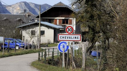 L'entr&eacute;e du village de Chevaline (Haute-Savoie), le 18 f&eacute;vrier 2014. (JEAN-PIERRE CLATOT / AFP)