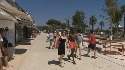 Côte d'Azur : à Bandol, la tenue décente est exigée