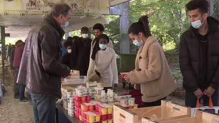 Précarité étudiante : forte affluence lors d’une distribution alimentaire à l’université d’Orléans (France 3)