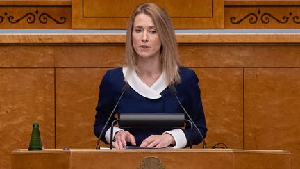 Kaja Kallas, nouvelle Première ministre en Estonie, au Parlement à Tallinn, le 25 janvier 2021. (RAIGO PAJULA / AFP)