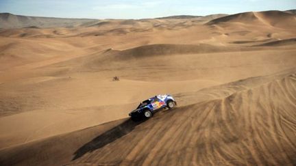 La fameuse dune d'Iquique qui conduit au Pacifique (GABRIEL BOUYS / AFP)