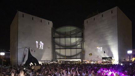 Le Musée d'art moderne et d'art contemporain (MAMAC) de Nice lors de la "Dolly White Party" en 2021. Il sera ouvert tard dans la soirée pour la 19e Nuit européenne des musées le samedi 13 mai 2023. (SYSPEO/SIPA / SIPA)